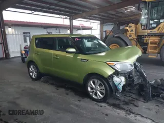 2014 Kia Soul + with VIN KNDJP3A58E7039624, listed as a IAAI auction lot 41953648 with 92,801 mi miles. Bid and sale history available at carsss.com. Image 1.