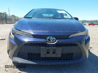 2022 Toyota Corolla LE with VIN 5YFEPMAE8NP320053, listed as a IAAI auction lot 42020183 with 6,673 mi miles and . Bid and sale history available at carsss.com. Image 12.