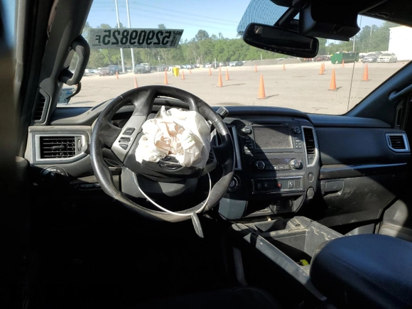 2018 Nissan Titan SV z VIN 1N6AA1E64JN527447, wystawiony jako Copart lot #52909825 z przebiegiem 92 422 mil mil oraz Szkoda całkowita • Salvage title. Historia ofert i sprzedaży dostępna na DreamBid. Obrazek 8.