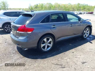 2015 Toyota Venza XLE with VIN 4T3BK3BB4FU117703, listed as a IAAI auction lot 42028684 with 139,639 mi miles. Bid and sale history available at carsss.com. Image 4.