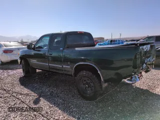2000 Toyota Tundra SR5 with VIN 5TBBT4417YS114749, listed as a Copart auction lot 52582605 with 158,155 mi miles and Salvage Title. Bid and sale history available at DreamBid. Image 2.
