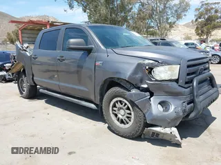 2011 Toyota Tundra z VIN 5TFDY5F13BX160682, wystawiony jako IAAI lot #42076678 z przebiegiem 335 697 mil mil oraz . Historia ofert i sprzedaży dostępna na DreamBid. Obrazek 1.