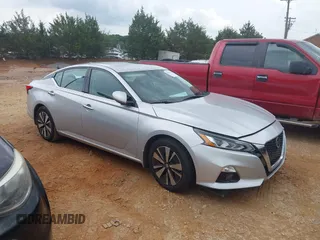 2019 Nissan Altima SV z VIN 1N4BL4DV6KC146908, wystawiony jako IAAI lot #42342191 z przebiegiem 82 191 mil mil oraz . Historia ofert i sprzedaży dostępna na DreamBid. Obrazek 1.