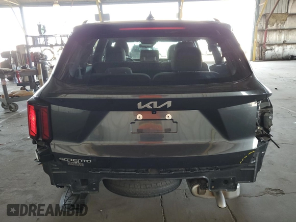 2024 Kia Sorento S z VIN 5XYRL4JC4RG273657, wystawiony jako Copart lot #58602295 z przebiegiem 13 150 mil mil oraz Szkoda całkowita • Salvage title. Historia ofert i sprzedaży dostępna na DreamBid. Obrazek 6.