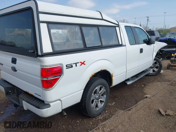 2013 Ford F-150 XL with VIN 1FTFX1CF6DKD40601, listed as a IAAI auction lot 42065912 with 181,788 mi miles and . Bid and sale history available at carsss.com. Image 4.