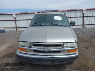 1998 Chevrolet Blazer LS с VIN 1GNDT13W2W2177149, выставлен на аукционе IAAI как лот 42422025 с пробегом 210 833 миль миль и . История ставок и продаж доступна на DreamBid. Изображение 12.