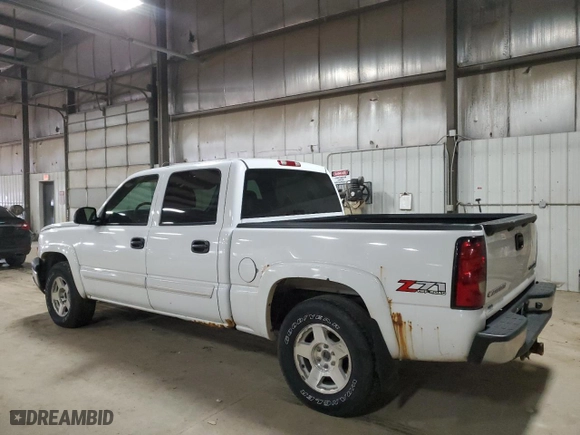 2004 Chevrolet Silverado 1500 Crew Cab LS with VIN 2GCEK13T141387888, listed as a Copart auction lot 81853204 with 151,241 mi miles and Salvage Title. Bid and sale history available at carsss.com. Image 2.