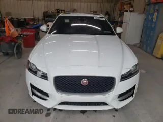 2016 Jaguar XF with VIN SAJBL4BV6GCY18388, listed as a Copart auction lot 62552583 with 62,592 mi miles and . Bid and sale history available at DreamBid. Image 5.