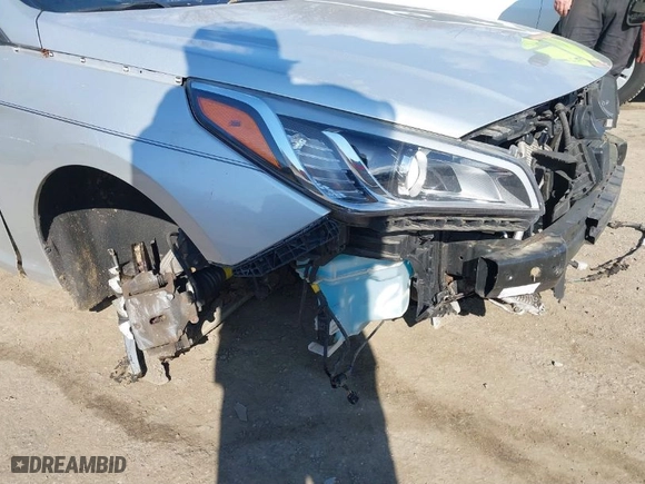 2016 Hyundai Sonata 2.4L Sport with VIN 5NPE34AF7GH431391, listed as a IAAI auction lot 41880383 with 123,546 mi miles. Bid and sale history available at carsss.com. Image 6.