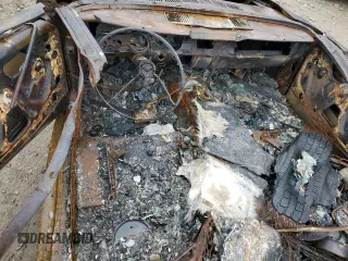 1966 Ford Mustang z VIN 6F07T218847, wystawiony jako Copart lot #84268704 z przebiegiem Nie podano mil oraz Nie do naprawy • Non repairable. Historia ofert i sprzedaży dostępna na DreamBid. Obrazek 8.