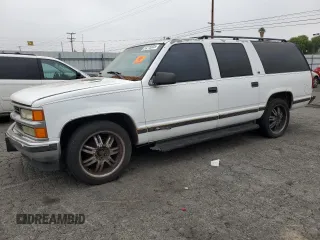 1998 Chevrolet Suburban with VIN 3GNEC16R1WG114237, listed as a Copart auction lot 53215835 with 330,054 mi miles and Clean Title. Bid and sale history available at carsss.com. Image 1.