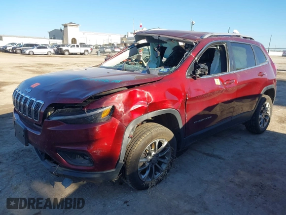 2019 Jeep Cherokee Latitude Plus z VIN 1C4PJLLB8KD246932, wystawiony jako IAAI lot #41448678 z przebiegiem 92 021 mil mil oraz . Historia ofert i sprzedaży dostępna na DreamBid. Obrazek 2.