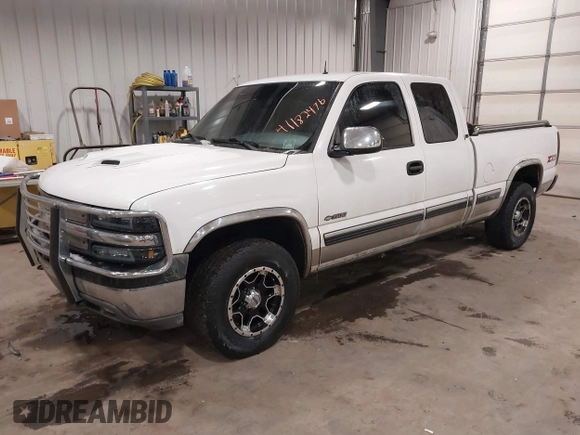 2002 Chevrolet Silverado 1500 LT with VIN 2GCEK19T421207016, listed as a IAAI auction lot 41182476 with 147,870 mi miles. Bid and sale history available at carsss.com. Image 2.