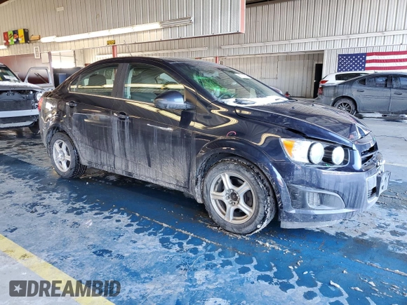 2015 Chevrolet Sonic LT z VIN 1G1JC5SH0F4191697, wystawiony jako Copart lot #88711955 z przebiegiem 126 569 mil mil oraz Szkoda całkowita • Salvage title. Historia ofert i sprzedaży dostępna na DreamBid. Obrazek 4.