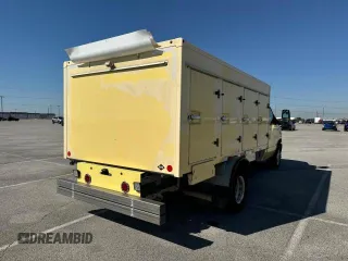 2021 FORD E450 SUPER DUTY CUTAWAY VAN with VIN 1FDXE4FN8MDC34245, listed as a Copart auction lot 74947084 with 70,651 mi miles and Clean Title. Bid and sale history available at DreamBid. Image 4.