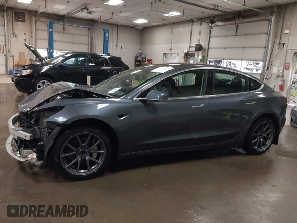 2020 Tesla Model 3 Long Range z VIN 5YJ3E1EB0LF800804, wystawiony jako IAAI lot #42137223 z przebiegiem 52 482 mil mil oraz . Historia ofert i sprzedaży dostępna na DreamBid. Obrazek 15.