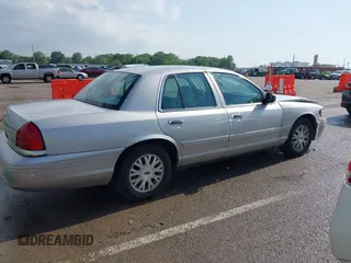 2004 Ford Crown Victoria LX с VIN 2FAFP74WX4X132788, выставлен на аукционе IAAI как лот 42282454 с пробегом 165 019 миль миль и . История ставок и продаж доступна на DreamBid. Изображение 13.