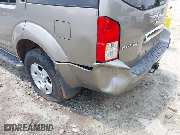 2007 Nissan Pathfinder SE z VIN 5N1AR18W47C625479, wystawiony jako IAAI lot #42398676 z przebiegiem 227 037 mil mil oraz . Historia ofert i sprzedaży dostępna na DreamBid. Obrazek 6.