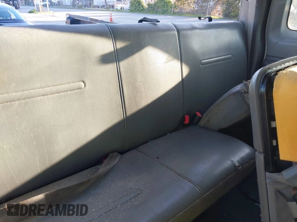 2004 Ford Super Duty F-250 XL with VIN 1FTNX20L94ED90595, listed as a IAAI auction lot 41524660 with 1 mi miles. Bid and sale history available at carsss.com. Image 8.