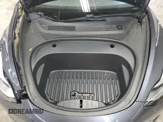2021 Tesla Model 3 Long Range z VIN 5YJ3E1EB3MF848122, wystawiony jako Copart lot #56423005 z przebiegiem 57 619 mil mil oraz Szkoda całkowita • Salvage title. Historia ofert i sprzedaży dostępna na DreamBid. Obrazek 11.