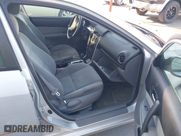 2008 Mazda 6 i Sport VE with VIN 1YVHP80C885M39480, listed as a IAAI auction lot 42078591 with 131,993 mi miles. Bid and sale history available at carsss.com. Image 5.