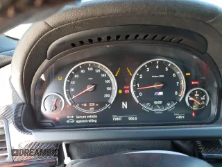 2015 BMW M6 z VIN WBS6C9C5XFD467952, wystawiony jako Copart lot #46312895 z przebiegiem 79 807 mil mil oraz Szkoda całkowita • Salvage title. Historia ofert i sprzedaży dostępna na DreamBid. Obrazek 9.