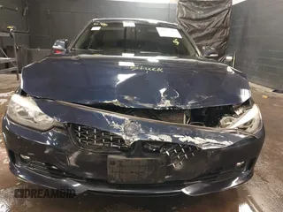 2015 BMW 3 Series 328i xDrive z VIN WBA3B5C51FP654322, wystawiony jako IAAI lot #41675405 z przebiegiem 108 798 mil mil oraz . Historia ofert i sprzedaży dostępna na DreamBid. Obrazek 6.