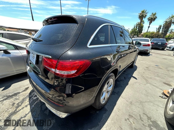 2018 Mercedes-Benz GLC 300 with VIN WDC0G4JB2JV024513, listed as a Copart auction lot 64325465 with 99,218 mi miles and Clean title. Bid and sale history available at DreamBid. Image 4.