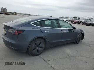 2020 Tesla Model 3 Standard Range Plus z VIN 5YJ3E1EA1LF784832, wystawiony jako Copart lot #57912995 z przebiegiem 77 665 mil mil oraz Szkoda całkowita • Salvage title. Historia ofert i sprzedaży dostępna na DreamBid. Obrazek 3.