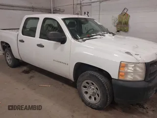 2007 Chevrolet Silverado 1500 LS with VIN 3GCEC13C67G538216, listed as a IAAI auction lot 41566312 with Not Provided miles. Bid and sale history available at carsss.com. Image 1.