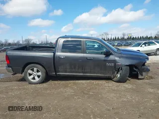 2017 Ram 1500 Big Horn z VIN 1C6RR7LT2HS766282, wystawiony jako IAAI lot #41868659 z przebiegiem 133 887 mil mil oraz . Historia ofert i sprzedaży dostępna na DreamBid. Obrazek 13.