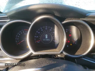 2014 Kia Optima LX z VIN 5XXGM4A71EG277249, wystawiony jako Copart lot #50886935 z przebiegiem 174 002 mil mil oraz Szkoda całkowita • Salvage title. Historia ofert i sprzedaży dostępna na DreamBid. Obrazek 9.