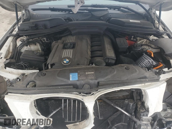 2010 BMW 5 Series 528i xDrive with VIN WBANV1C50AC445727, listed as a Copart auction lot 86628664 with 204,199 mi miles and Salvage Title. Bid and sale history available at carsss.com. Image 11.