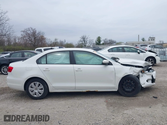 2014 Volkswagen Jetta SE z VIN 3VWD17AJ8EM211169, wystawiony jako IAAI lot #41978416 z przebiegiem 141 545 mil mil oraz . Historia ofert i sprzedaży dostępna na DreamBid. Obrazek 14.