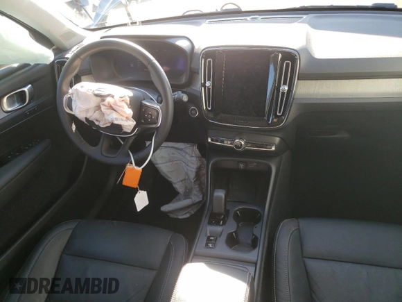 2024 Volvo XC40 Core Bright Theme with VIN YV4L12UK3R2208017, listed as a Copart auction lot 46664115 with 10,937 mi miles and Salvage title. Bid and sale history available at DreamBid. Image 8.