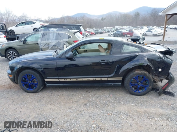 2006 Ford Mustang Standard with VIN 1ZVFT80N165264736, listed as a IAAI auction lot 41871329 with 144,304 mi miles. Bid and sale history available at carsss.com. Image 14.