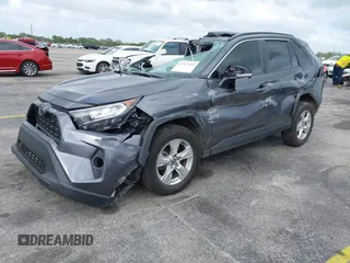 2021 Toyota RAV4 XLE with VIN 2T3W1RFV1MC163810, listed as a IAAI auction lot 41717215 with 46,511 mi miles. Bid and sale history available at carsss.com. Image 2.