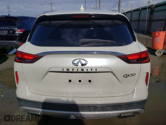 2019 Infiniti QX50 LUXE with VIN 3PCAJ5M19KF133698, listed as a Copart auction lot 38974643 with 69,595 mi miles. Bid and sale history available at carsss.com. Image 6.