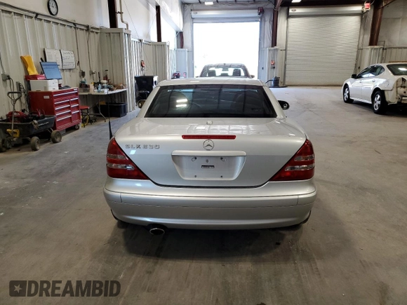 2002 Mercedes-Benz SLK-Class 2.3L Kompressor with VIN WDBKK49F42F262412, listed as a Copart auction lot 74314334 with 126,333 mi miles and Clean Title. Bid and sale history available at carsss.com. Image 6.