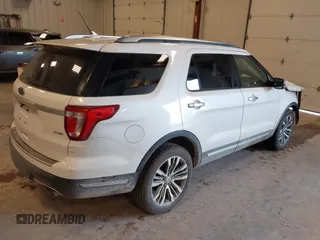 2019 Ford Explorer Platinum z VIN 1FM5K8HT3KGA95592, wystawiony jako IAAI lot #42167140 z przebiegiem Nie podano mil oraz . Historia ofert i sprzedaży dostępna na DreamBid. Obrazek 4.