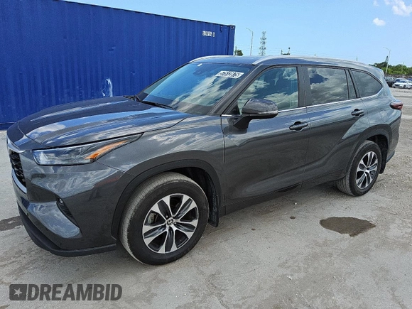 2024 Toyota Highlander LE z VIN 5TDKDRBH2RS553666, wystawiony jako Copart lot #57512875 z przebiegiem 44 772 mil mil oraz Czysty tytuł • Clean title. Historia ofert i sprzedaży dostępna na DreamBid. Obrazek 1.
