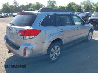 2012 Subaru Outback Limited z VIN 4S4BRBKC0C3284102, wystawiony jako IAAI lot #42539396 z przebiegiem 246 084 mil mil oraz . Historia ofert i sprzedaży dostępna na DreamBid. Obrazek 4.
