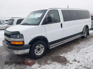 2010 Chevrolet Express Passenger LT z VIN 1GA2G1DG6A1110332, wystawiony jako IAAI lot #40909861 z przebiegiem 367 242 mil mil oraz . Historia ofert i sprzedaży dostępna na DreamBid. Obrazek 17.