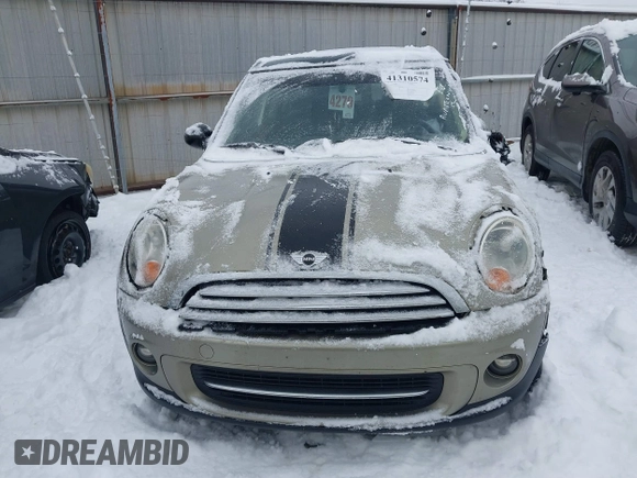 2011 MINI Clubman z VIN WMWZF3C51BTX82001, wystawiony jako IAAI lot #41310574 z przebiegiem 109 520 mil mil oraz . Historia ofert i sprzedaży dostępna na DreamBid. Obrazek 13.