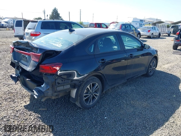 2024 Kia Forte LXS z VIN 3KPF24AD6RE826949, wystawiony jako IAAI lot #42078753 z przebiegiem 13 679 mil mil oraz . Historia ofert i sprzedaży dostępna na DreamBid. Obrazek 4.