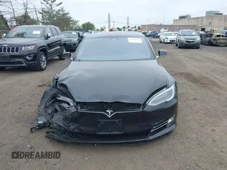 2018 Tesla Model S 75D с VIN 5YJSA1E26JF244843, выставлен на аукционе IAAI как лот 42585984 с пробегом 70 893 миль миль и . История ставок и продаж доступна на DreamBid. Изображение 12.