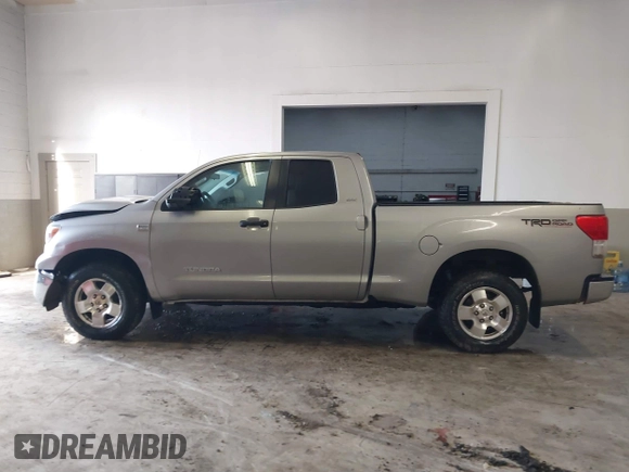 2010 Toyota Tundra 4WD Truck with VIN 5TFUM5F18AX005636, listed as a IAAI auction lot 41536831 with 77,726 mi miles. Bid and sale history available at carsss.com. Image 14.