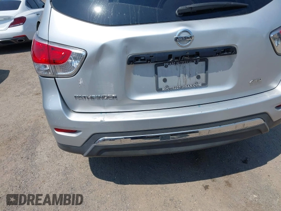 2014 Nissan Pathfinder S z VIN 5N1AR2MMXEC663371, wystawiony jako IAAI lot #42422226 z przebiegiem 141 844 mil mil oraz . Historia ofert i sprzedaży dostępna na DreamBid. Obrazek 15.