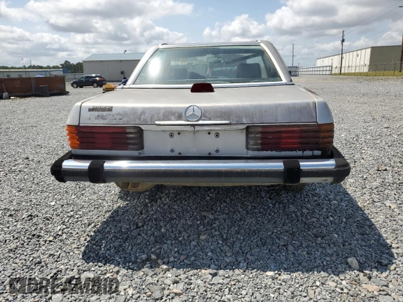 1986 Mercedes-Benz 560 with VIN WDBBA48D9GA037751, listed as a Copart auction lot 54861415 with 86,212 mi miles and Clean Title. Bid and sale history available at carsss.com. Image 6.