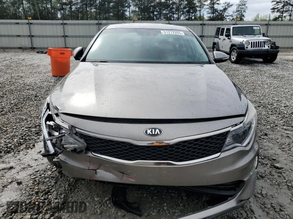 2018 Kia Optima S z VIN 5XXGT4L32JG208593, wystawiony jako Copart lot #51272265 z przebiegiem 239 395 mil mil oraz Szkoda całkowita • Salvage title. Historia ofert i sprzedaży dostępna na DreamBid. Obrazek 5.